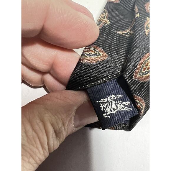 Burberry EUC 100% Silk Black with Burgundy Pattern Tie 54" x 3.5" VTG - Picture 5 of 6